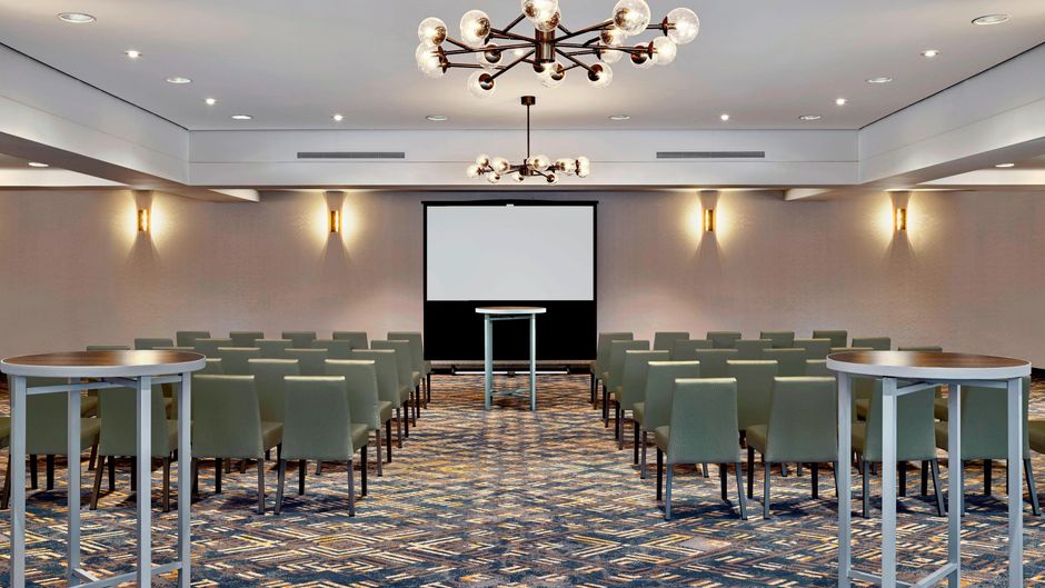 Delta Hotels Calgary Downtown Meeting