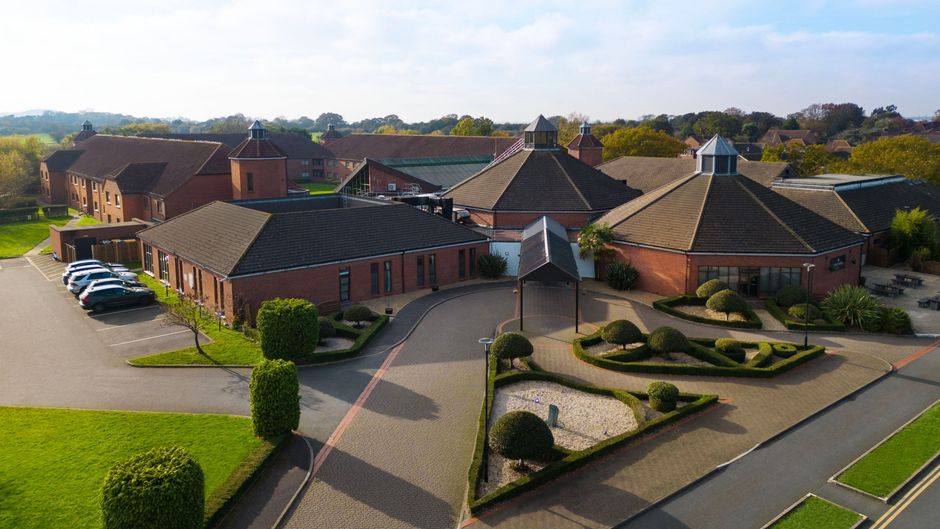 Delta Hotels Waltham Abbey Exterior