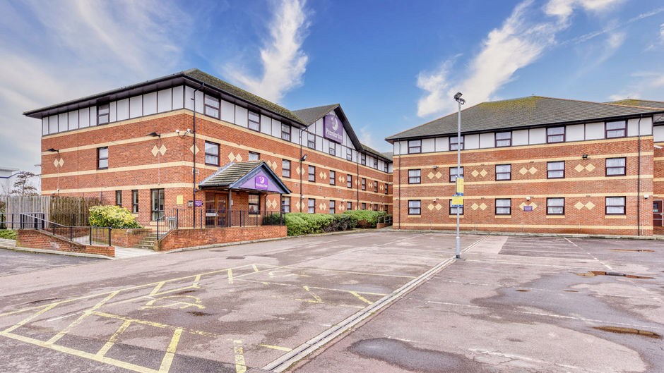 Premier Inn London Beckton Exterior
