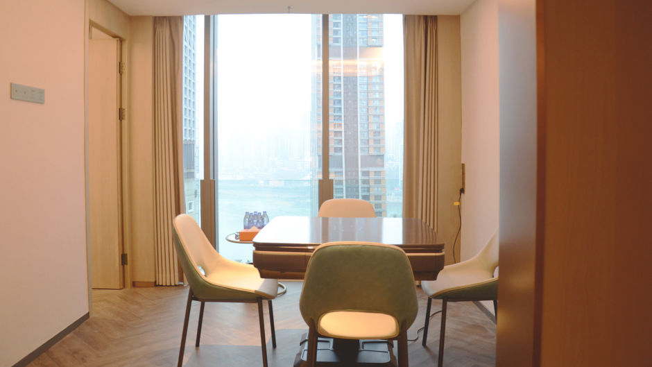voco Chongqing Chaotianmen Room