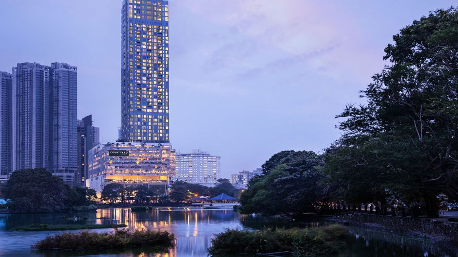 Courtyard by Marriott Colombo Exterior