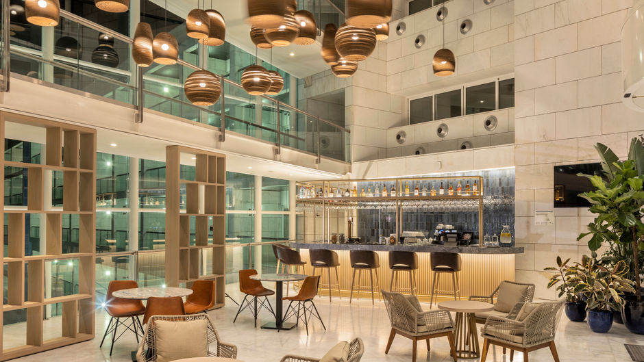 Crowne Plaza Caparica Lisbon Lobby