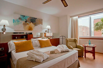 Hotel ILUNION Les Corts Spa