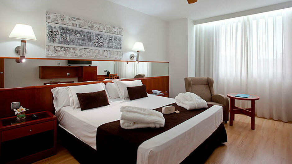 Hotel ILUNION Les Corts Spa Room
