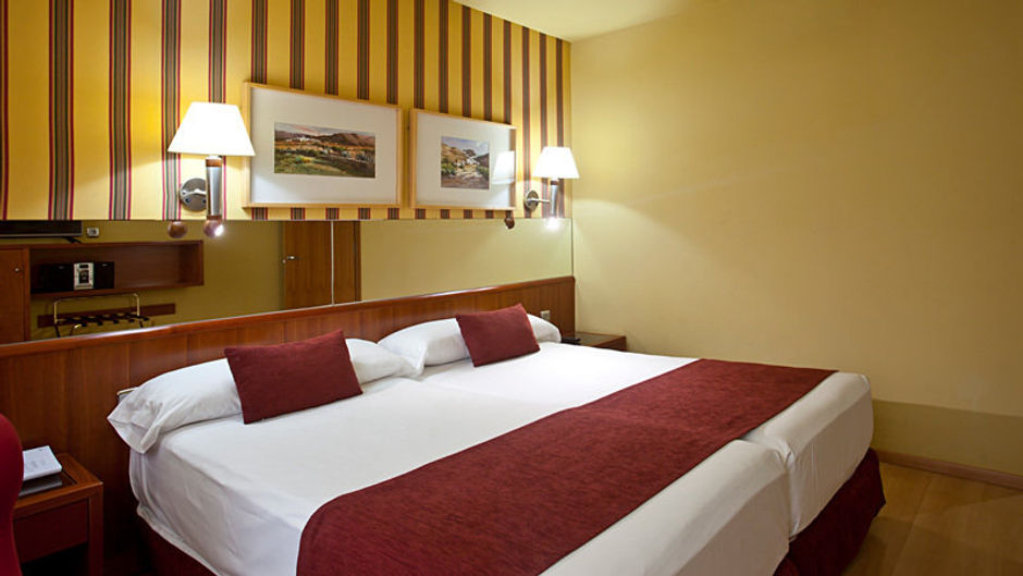 Hotel ILUNION Les Corts Spa Room