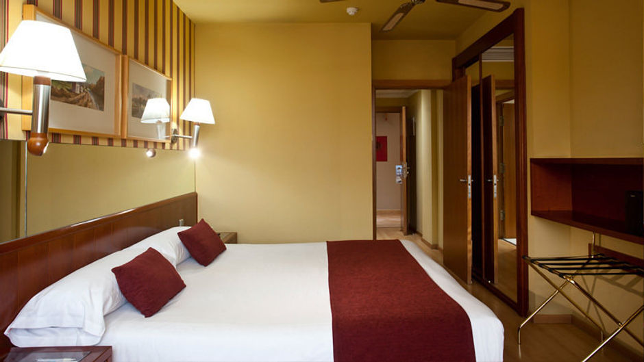 Hotel ILUNION Les Corts Spa Room