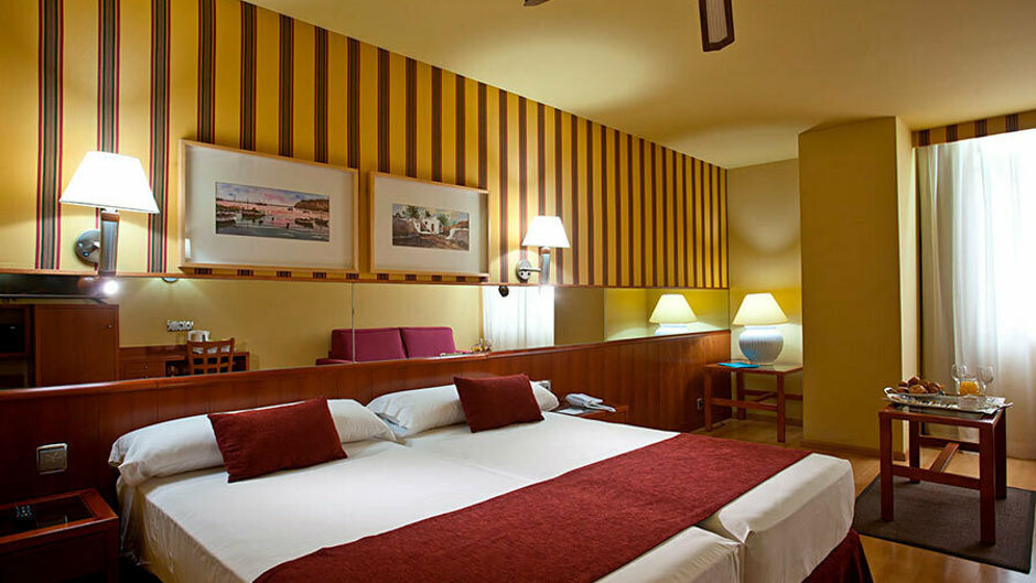 Hotel ILUNION Les Corts Spa Room