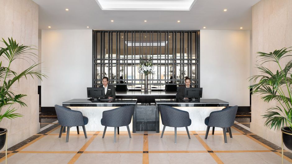 Marriott Exec Apts Manama Lobby