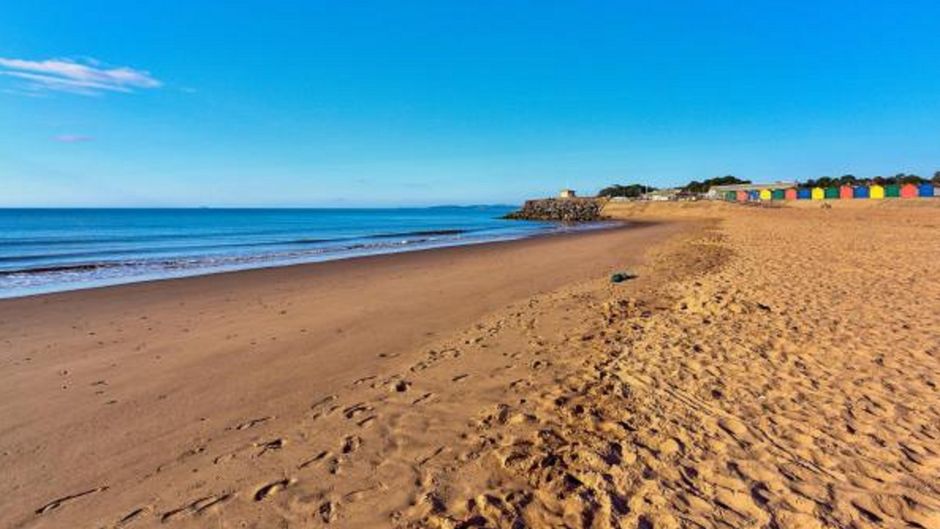 Langstone Cliff Hotel Beach