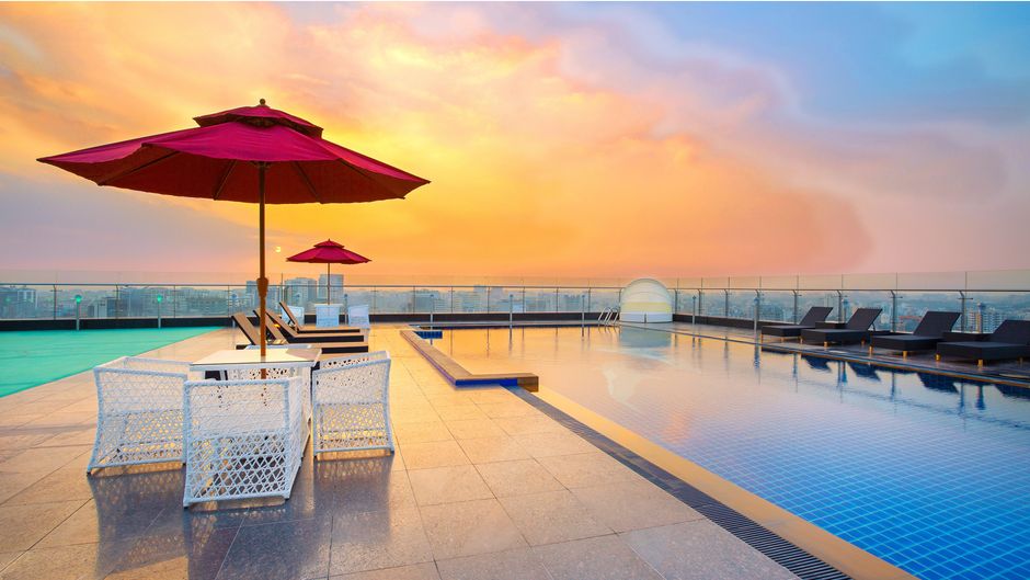 Holiday Inn Dhaka City Centre Pool