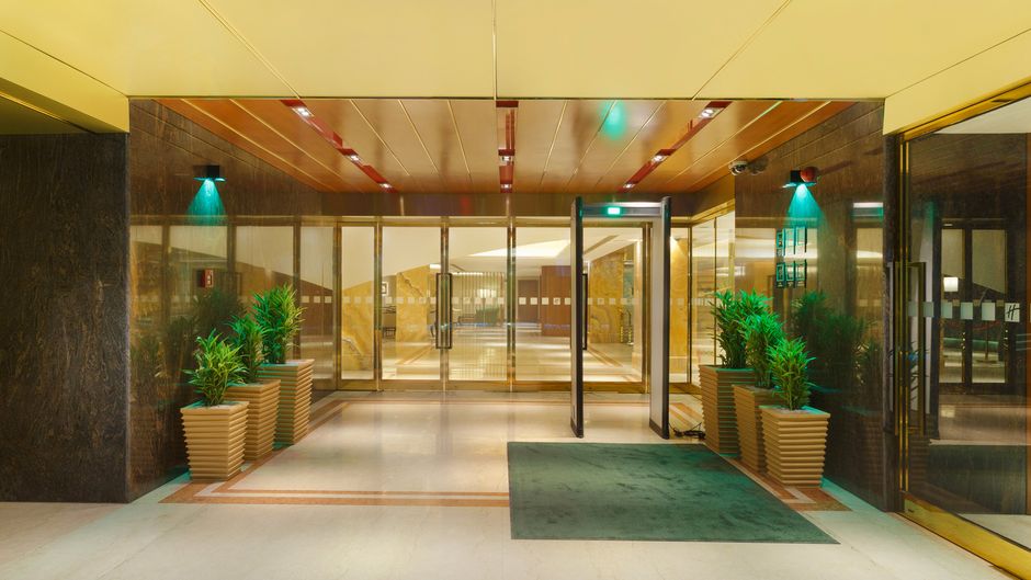 Holiday Inn Dhaka City Centre Exterior