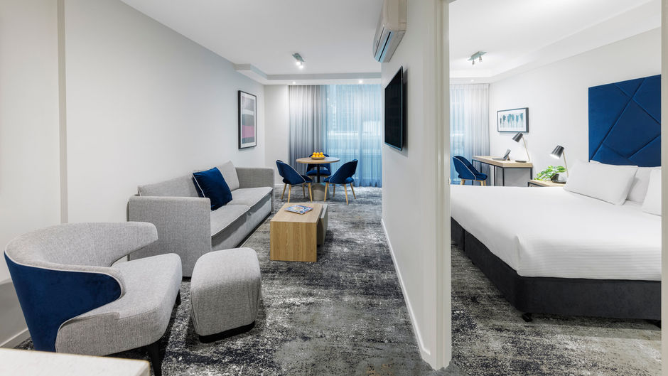 Brady Apartment Hotel Flinders Street Room