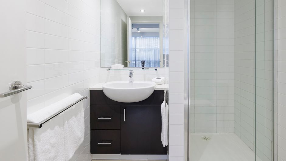 Brady Apartment Hotel Flinders Street Room