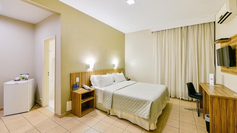 Plaza Inn Augustus Room