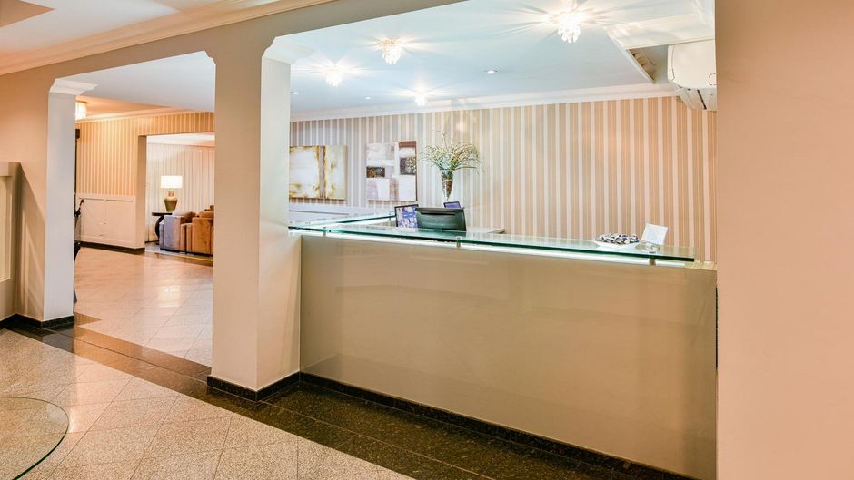 Plaza Inn Executive Lobby
