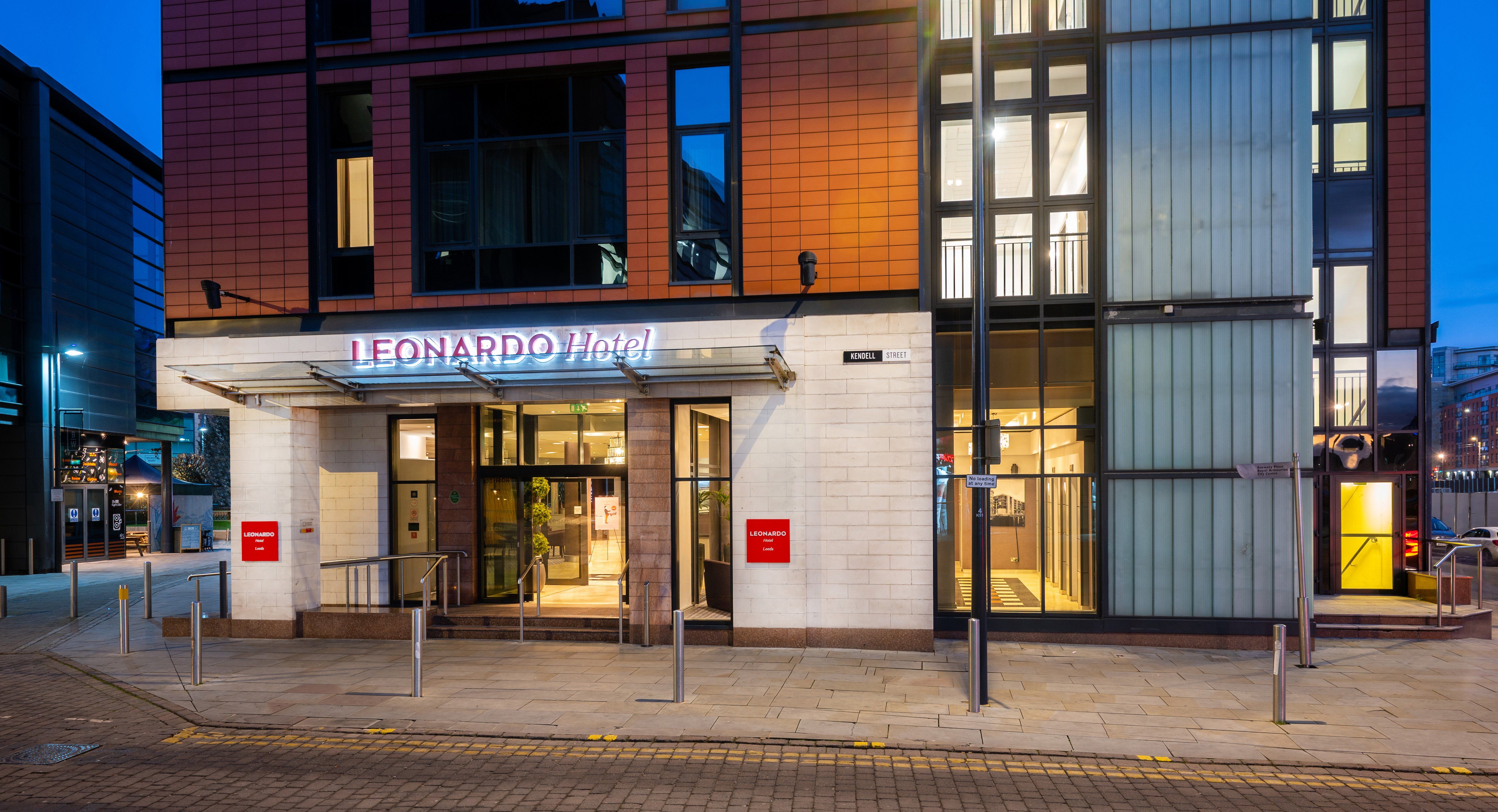 Leonardo hotel shop