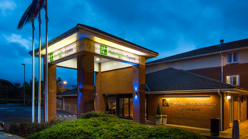 Holiday Inn Express Gloucester South Exterior