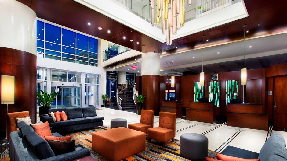 Courtyard Montreal Downtown Lobby