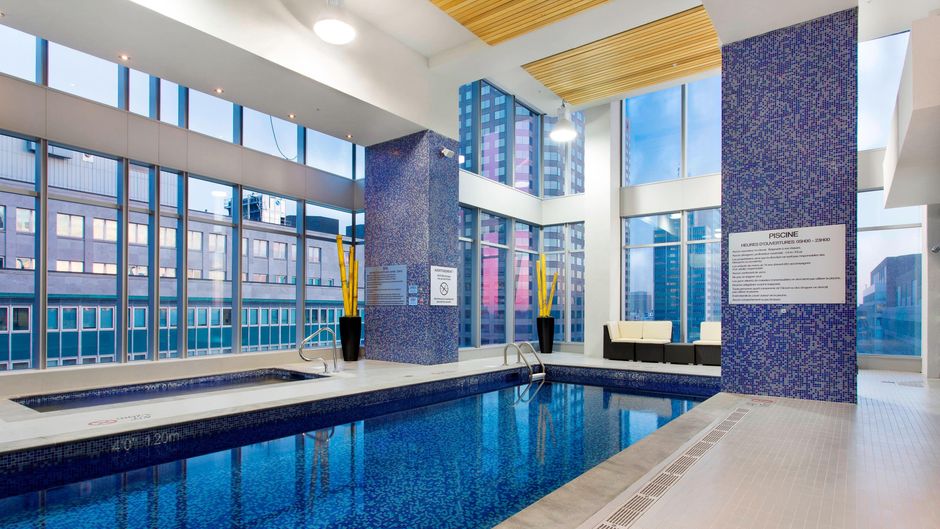 Courtyard Montreal Downtown Pool