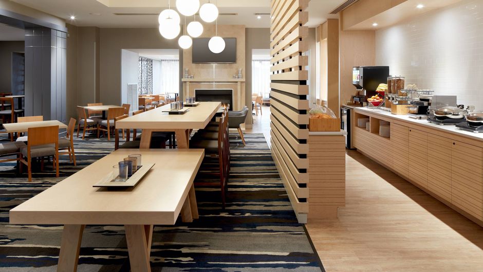 Fairfield Inn & Suites Montreal Airport Restaurant
