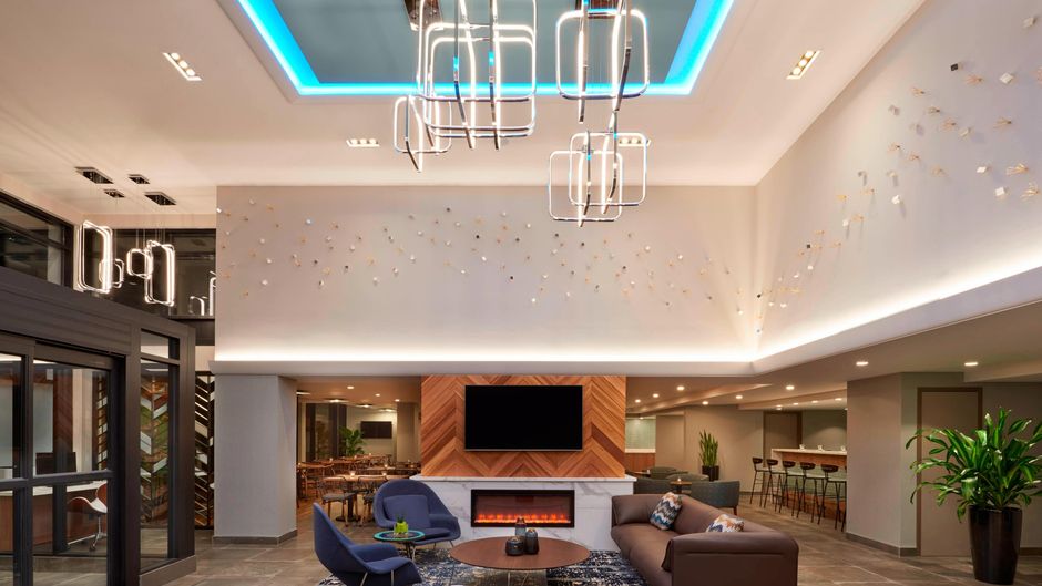 Fairfield Inn & Suites Montreal Downtown Lobby