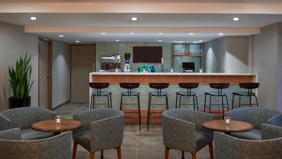 Fairfield Inn & Suites Montreal Downtown Restaurant