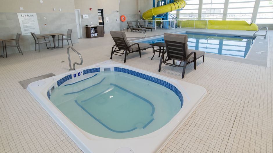 Holiday Inn Express Suites Moose Jaw Pool
