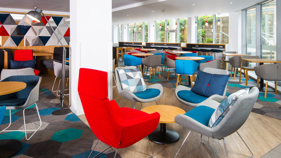 Holiday Inn Express London-Hammersmith Lobby
