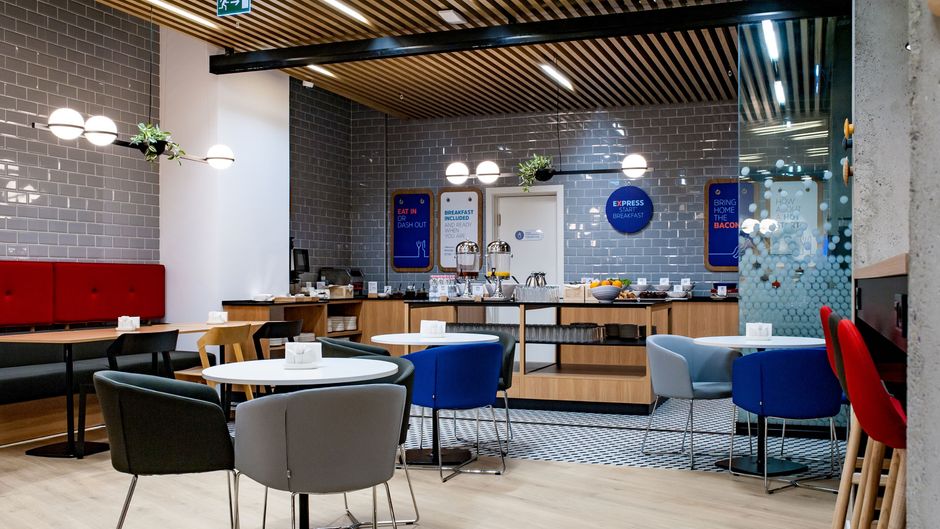 Holiday Inn Express Avlabari Restaurant