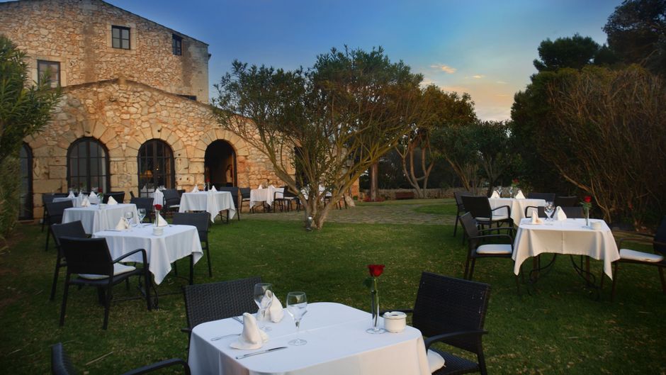 Hotel La Reserva Rotana Restaurant