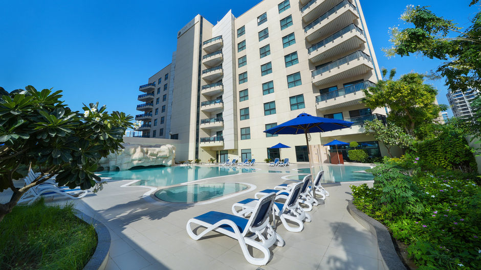 Park Apartments Dubai Pool