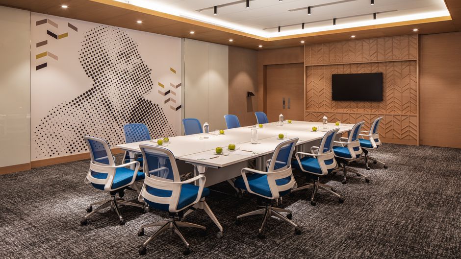 Holiday Inn & Suites Dubai Science Park Meeting