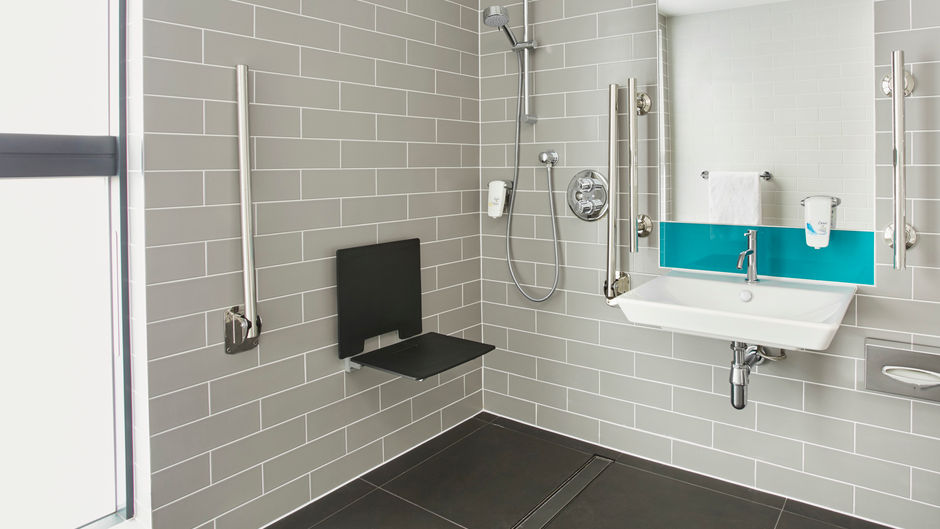 Holiday Inn Exp South A7 AS42 Room
