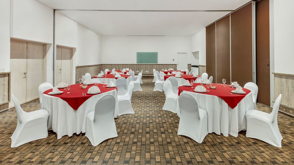 Fiesta Inn Guadalajara Expo Meeting