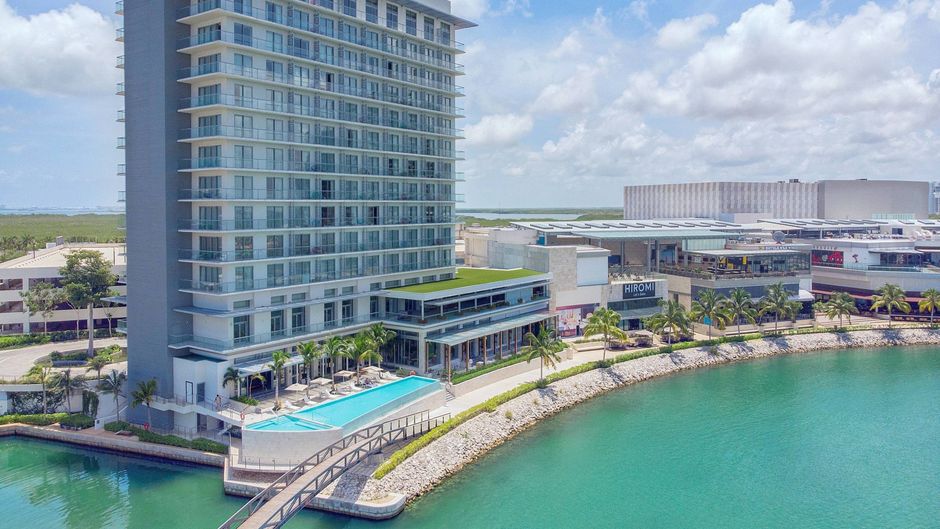 Renaissance Cancun Resort & Marina Exterior