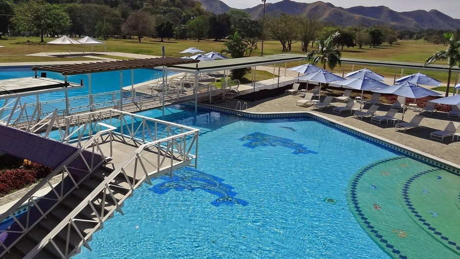 Marriott Maracay Golf Resort Pool