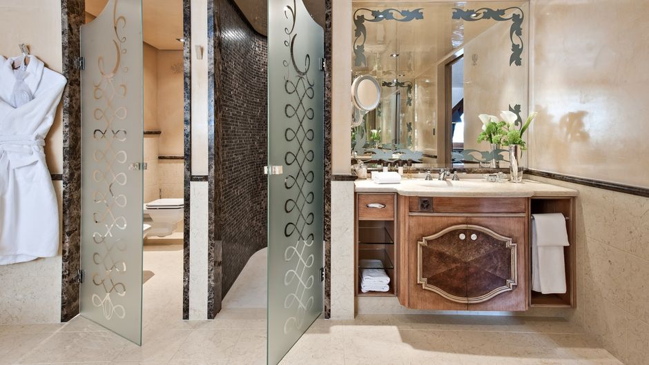 Carlton Hotel Suite