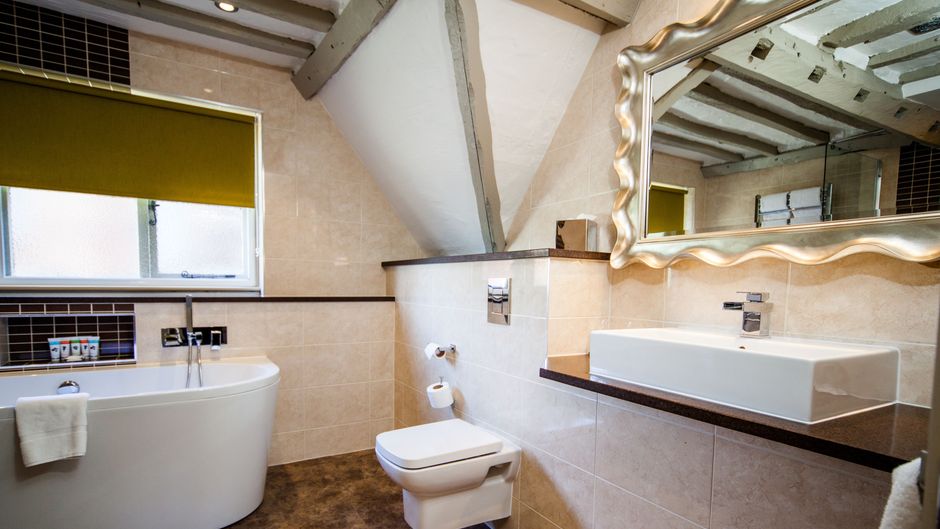 The Legacy Rose and Crown Hotel Room