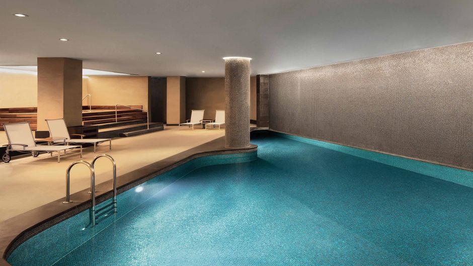 Sheraton Istanbul Levant Pool