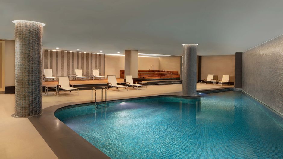 Sheraton Istanbul Levant Pool