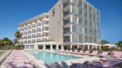 Pure Salt Garonda Hotel