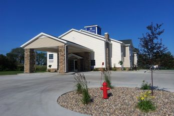 Cobblestone Inn & Suites