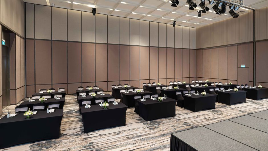 Crowne Plaza Phu Quoc Starbay Meeting
