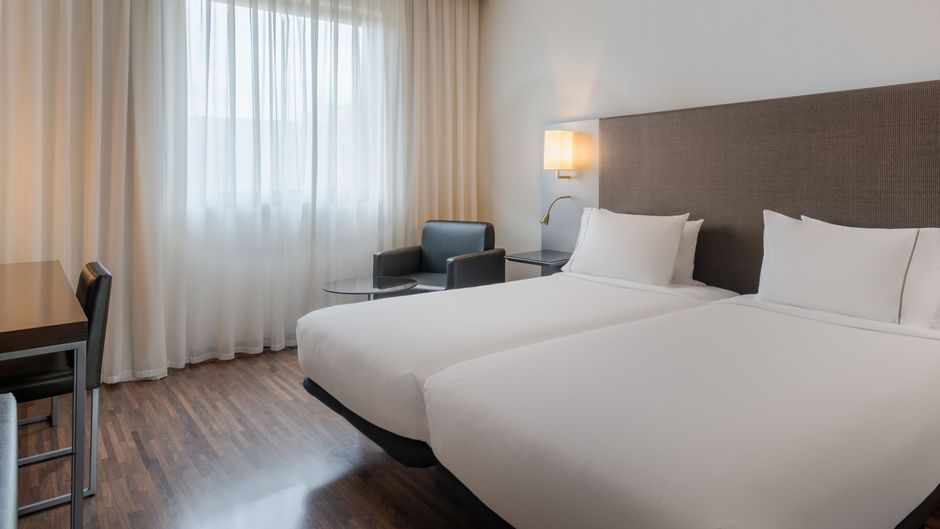 AC Hotel Coslada Aeropuerto Room