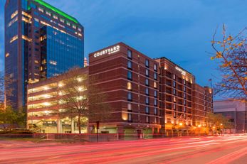 Courtyard by Marriott Downtown