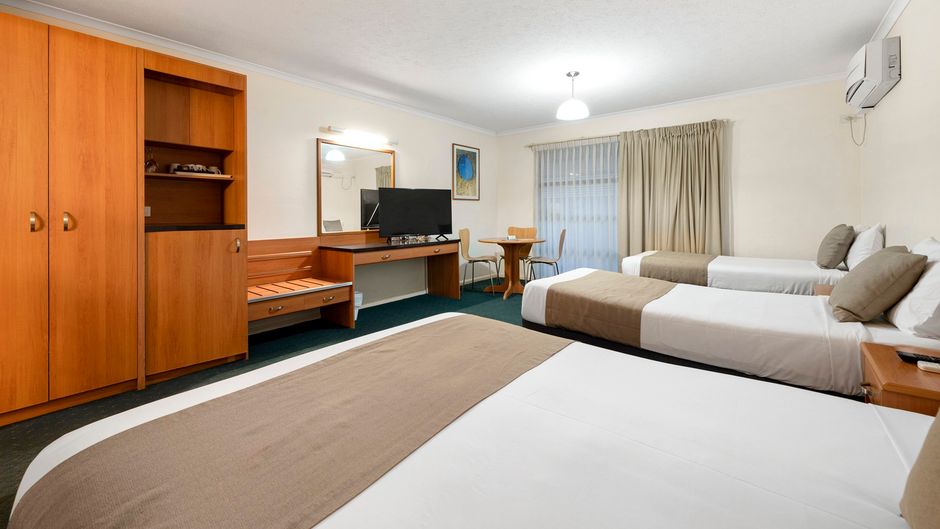 Pegasus Motor Inn and Serviced Apartment Room