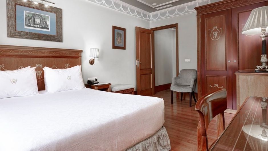 Hotel Inglaterra Room