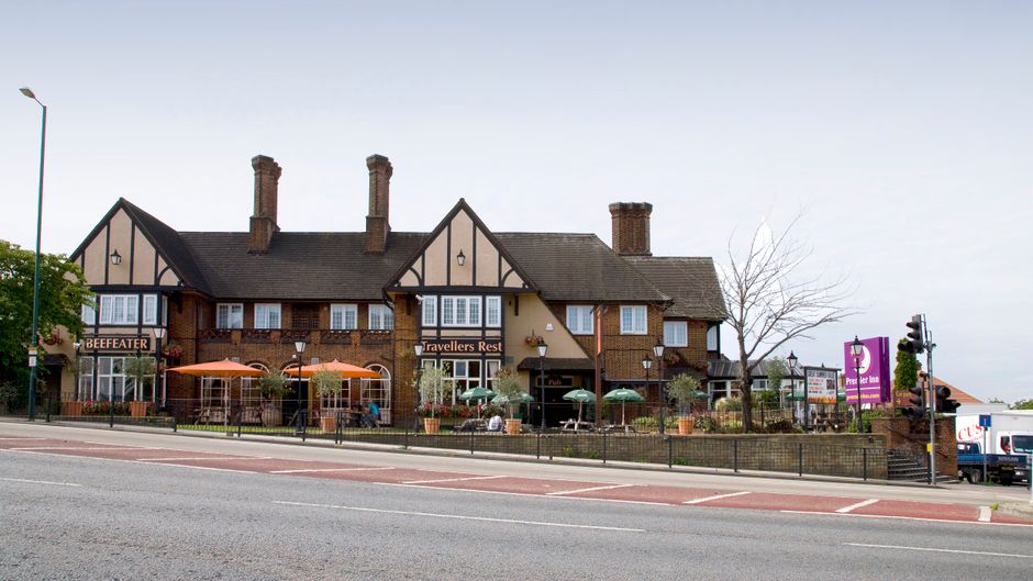 Premier Inn London Harrow Exterior