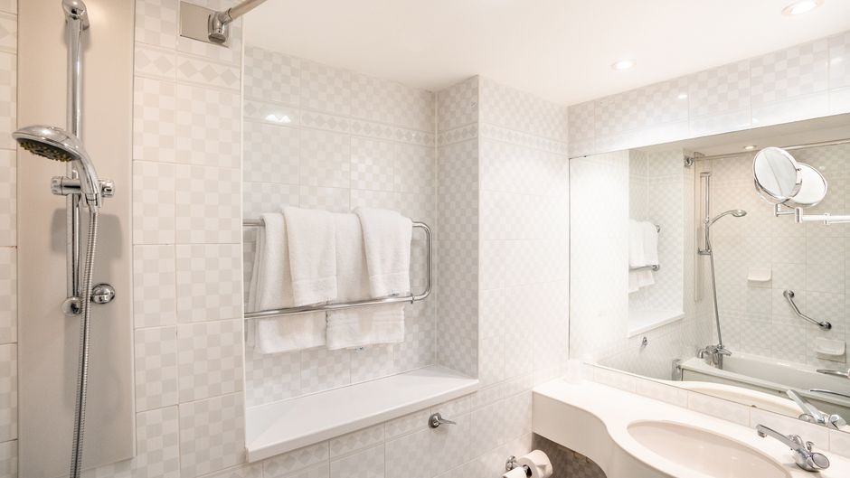 Holiday Inn Maidstone Room