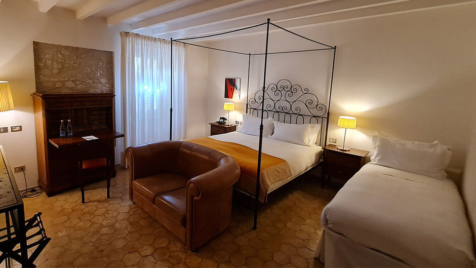 Palazzo Seneca Room